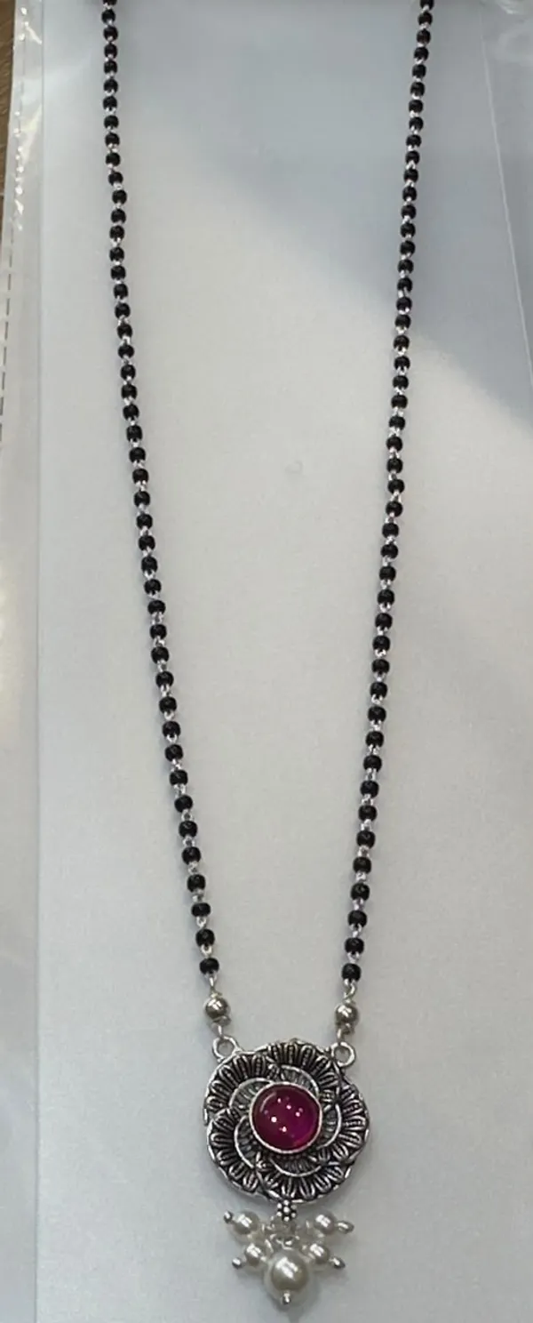 Black_Beaded_Floral_Pendant_Mangalsutra_for_Women