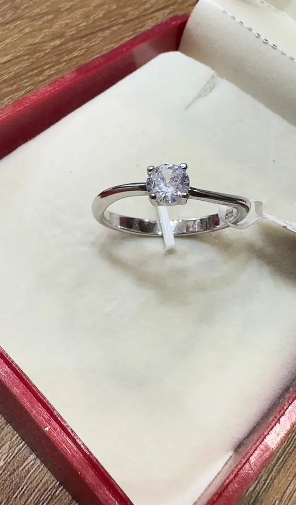 Silver_Tone_Solitaire_Ring_for_Women