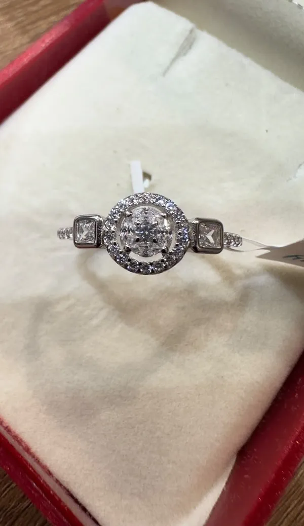 Silver-Tone_Crystal_Embellished_Ring_for_Women