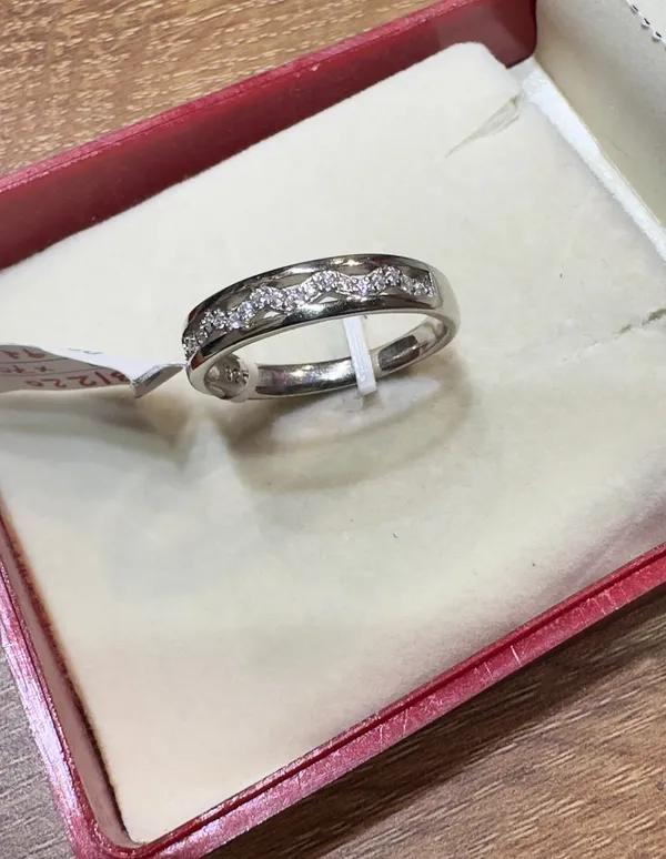 Silver_Tone_Crystal_Embellished_Ring_for_Women