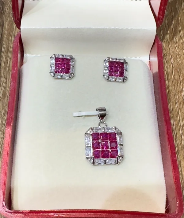 Pink_Stone_Pendant_And_Earrings_Set_for_Women