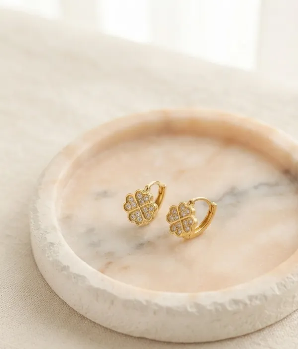 Rebecca_Clover_Huggy_Earrings