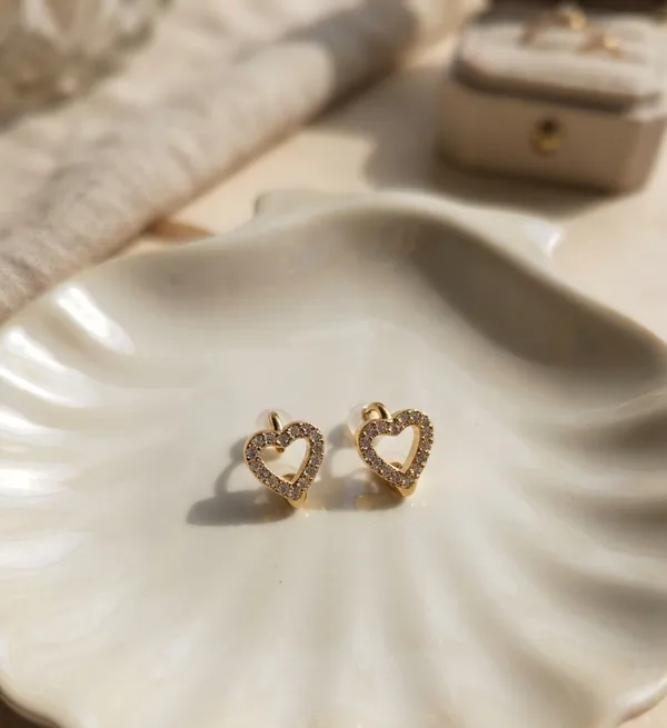 Sherie_Heart_Huggy_Earrings