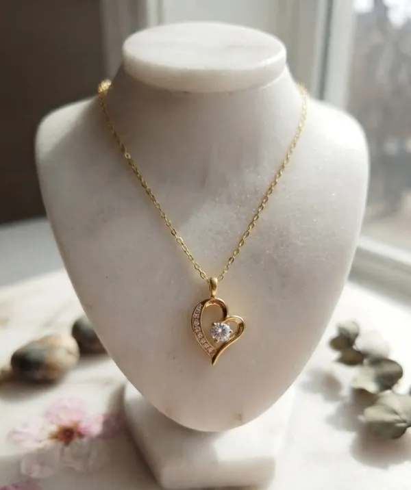 Dora_Heart_Necklace