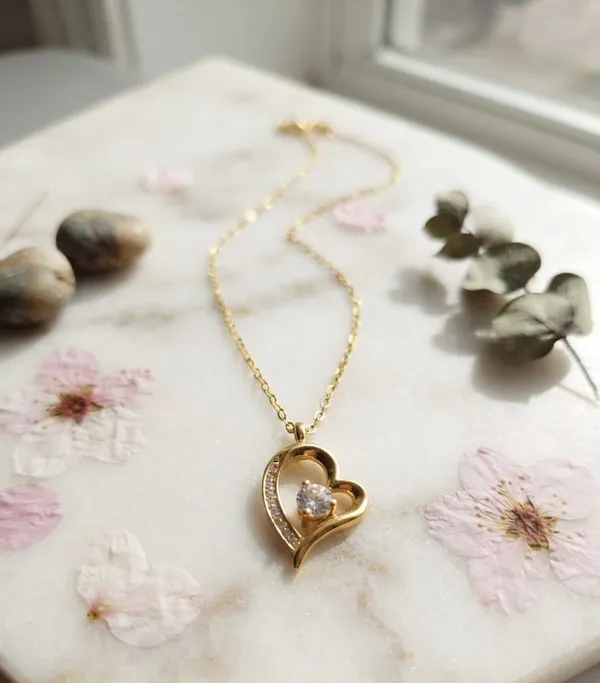 Dora_Heart_Necklace