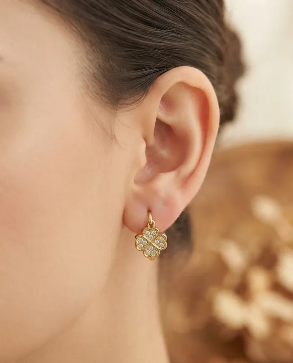 Rebecca_Clover_Huggy_Earrings