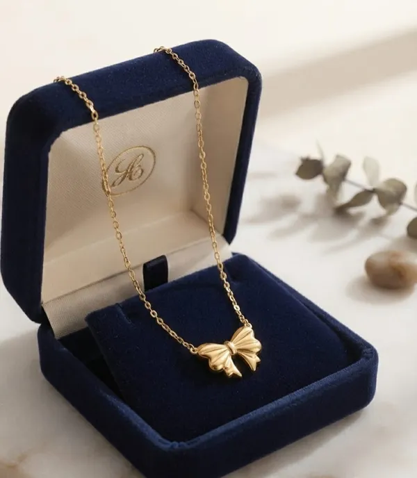 Misha_Dainty_Bow_Necklace