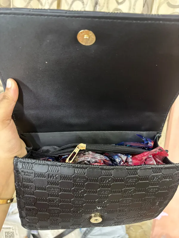 Black_Textured_Crossbody_Bag_for_Women