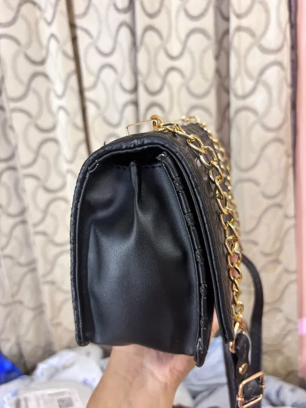 Black_Textured_Crossbody_Bag_for_Women