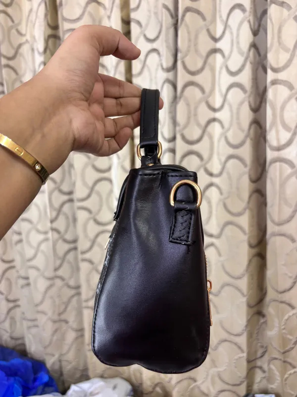 Black_Faux_Leather_Printed_Handbag_for_Women