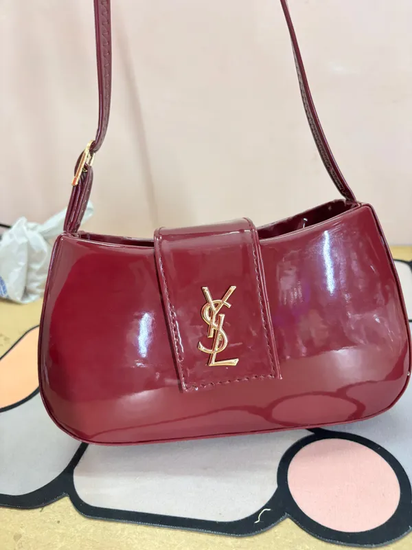 Burgundy_Patent_Shoulder_Bag_for_Women