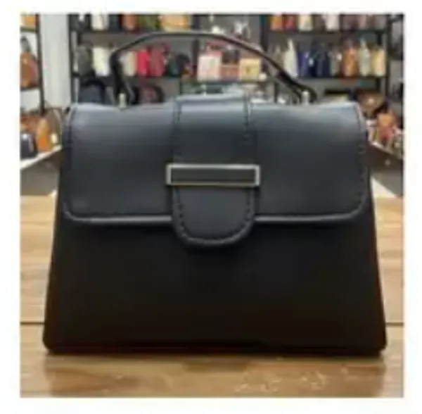 Black_Structured_Handbag_for_Women
