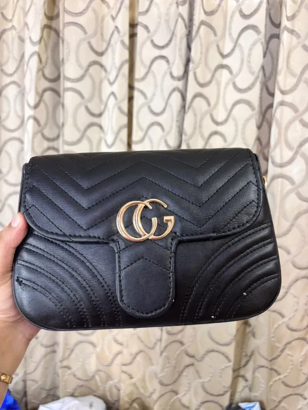 Black_Quilted_Crossbody_Bag_for_Women