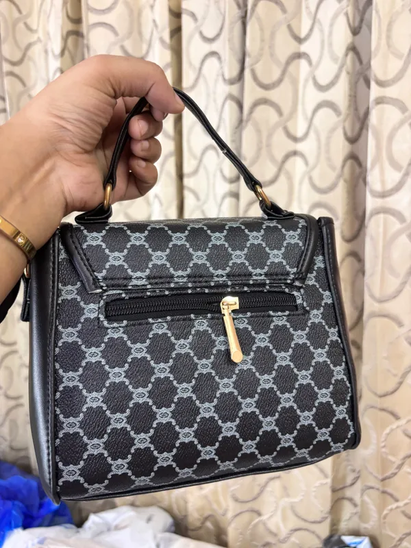 Black_Faux_Leather_Printed_Handbag_for_Women
