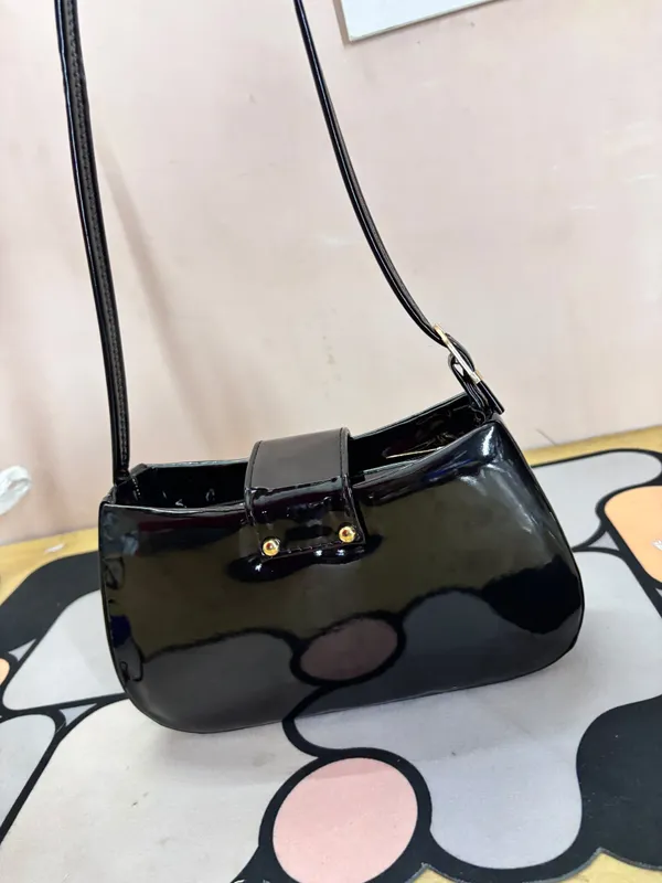 Black_And_Burgundy_Patent_Shoulder_Bag_for_Women