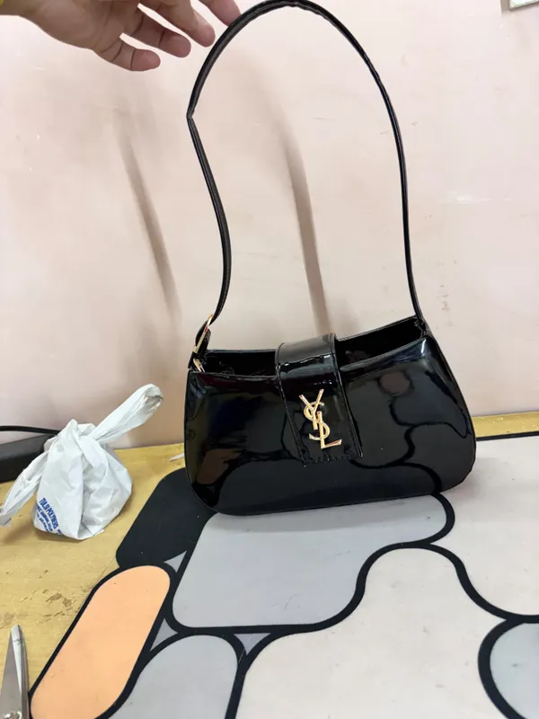Black_And_Burgundy_Patent_Shoulder_Bag_for_Women