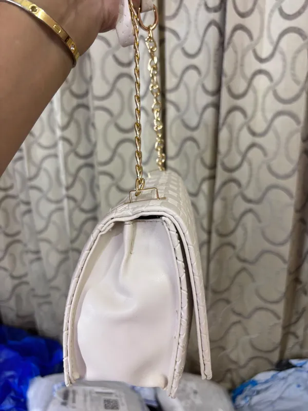 White_Embossed_Chain_Shoulder_Bag_for_Women