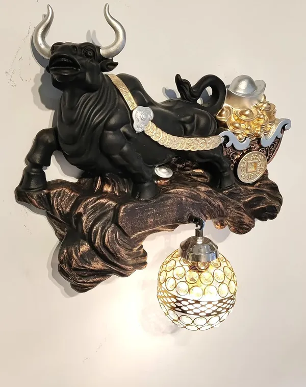 Bull_Wall_Lamp_Resin