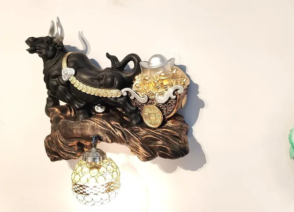 Bull_Wall_Lamp_Resin