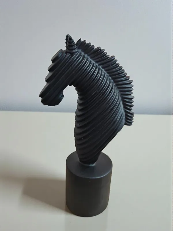 Horse_Head_Sculpture_On_Base