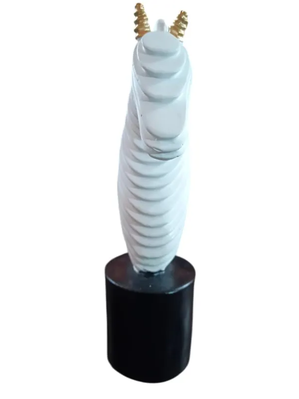 Horse_Head_Sculpture_On_Base