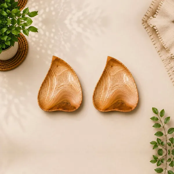 Serving_Plates_Leaf_Shaped_|_Natural_Wood_Serving_Trays_(20_X_17_Cm)