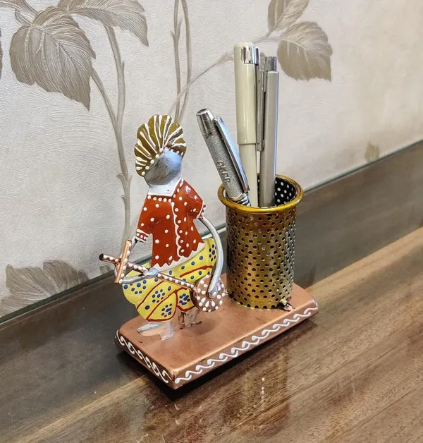 Iron_Rajasthani_Musician_Figurine_Pen_And_Card_Holder