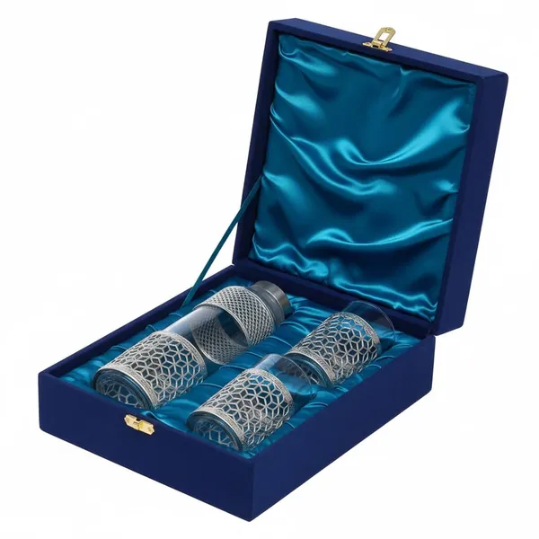Glass_Diamond_Cut_Serving_Beverage_Set_Bottle_And_2_Glasses