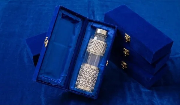 Glass_Diamond_Cut_Serving_Water_Bottle_With_Silver_Finish