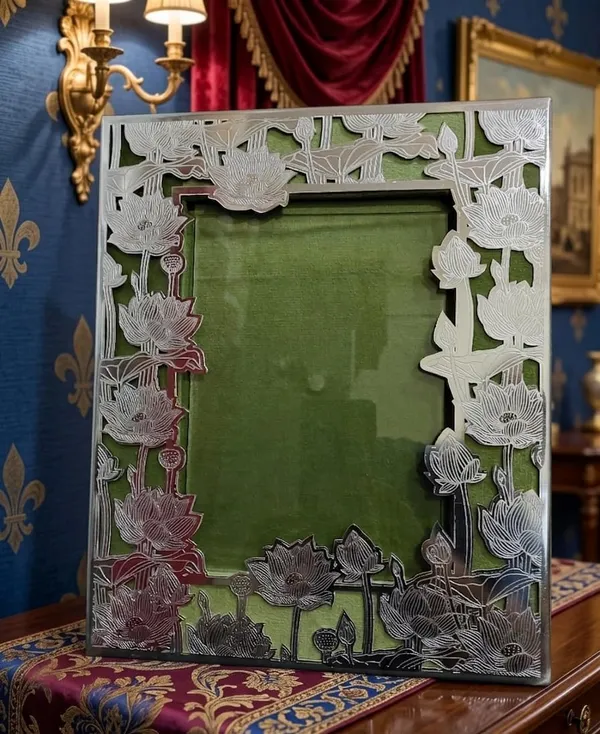 German_Silver_Pichwai_Rose_Motif_Photo_Frame