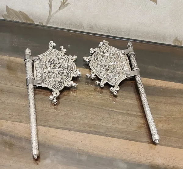 German_Silver_Handmade_Pankhi_(Fan)_Set_for_Pooja/God/Temple_-_Size_(LxBxH)_-_1.5_x_4_x_7_Inch