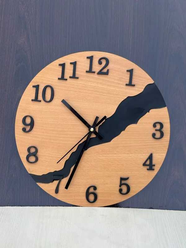 Wooden_Modern_Map_Design_Wall_Clock