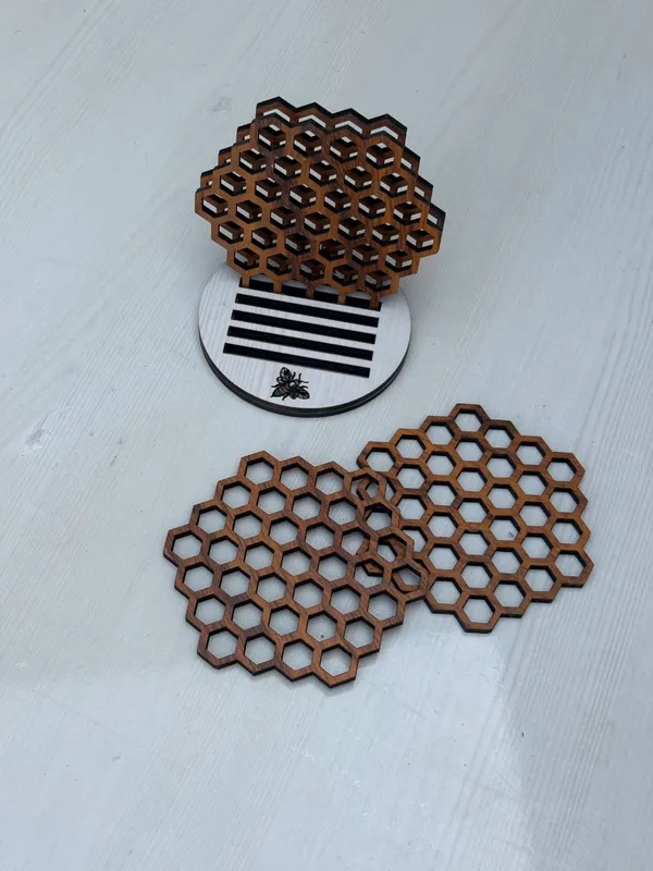 Wooden_Honeycomb_Pattern_Table_Mat_Set