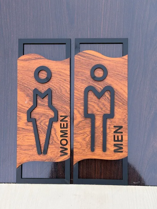 Wood_Finish_Men_Women_Restroom_Sign_Set