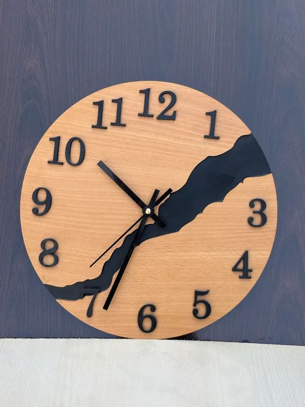 Wooden_Modern_Map_Design_Wall_Clock