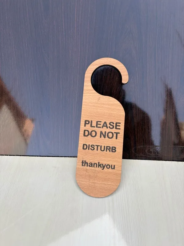 Wooden_Please_Do_Not_Disturb_Door_Hanger