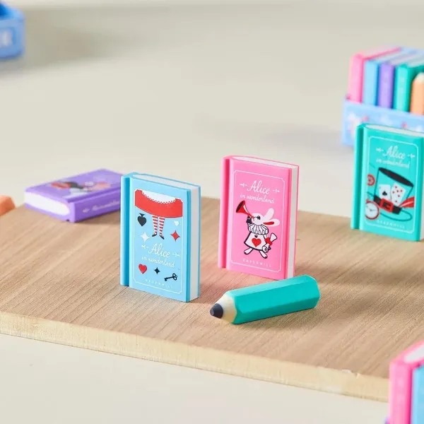 Alice_In_Wonderland_Eraser_Set