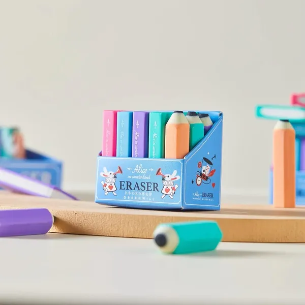 Alice_In_Wonderland_Eraser_Set