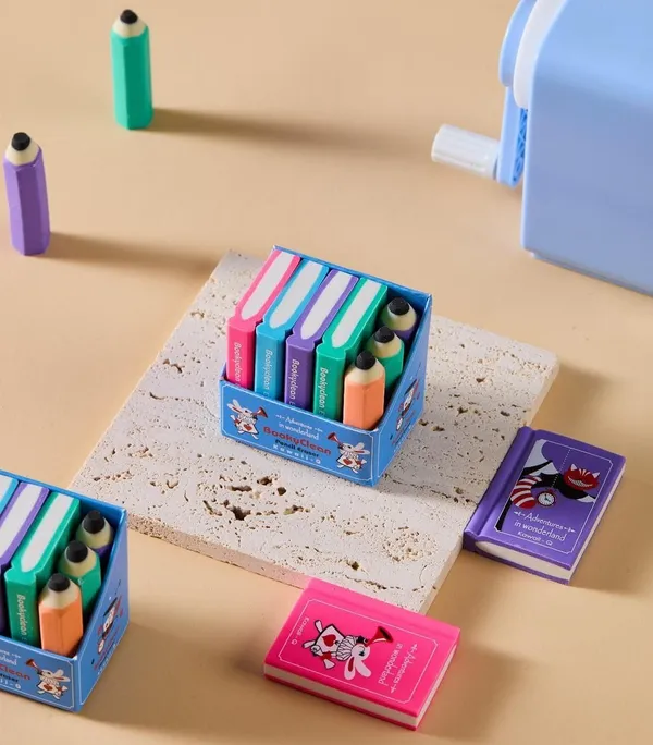Alice_In_Wonderland_Eraser_Set