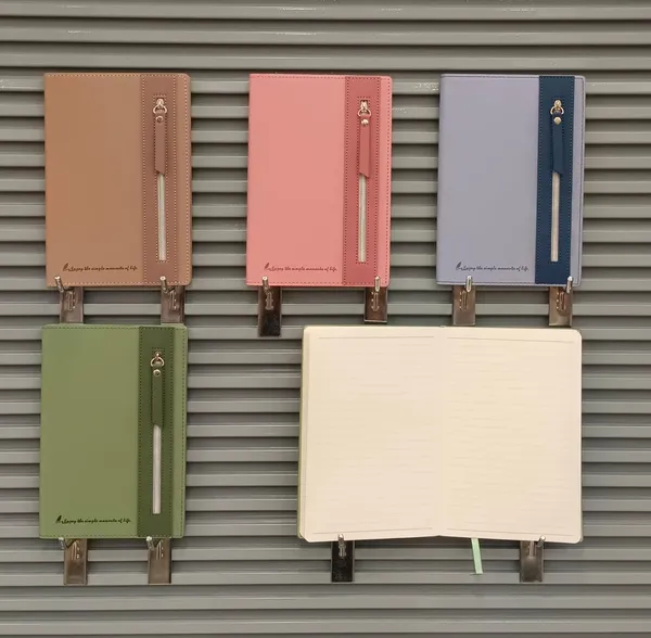 Journal_Notebook_With_Zipper