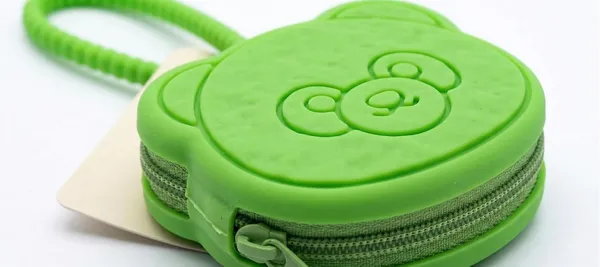 Silicone_Animal_Earbud_Case_With_Keychain_Loop