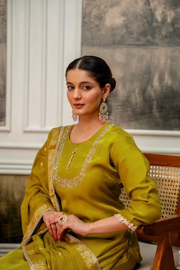 Goldenrod_Premium_Tissue_Simar_Kurta_Pant_Set