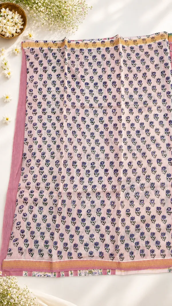 Pink_Floral_Print_Saree_For_Women