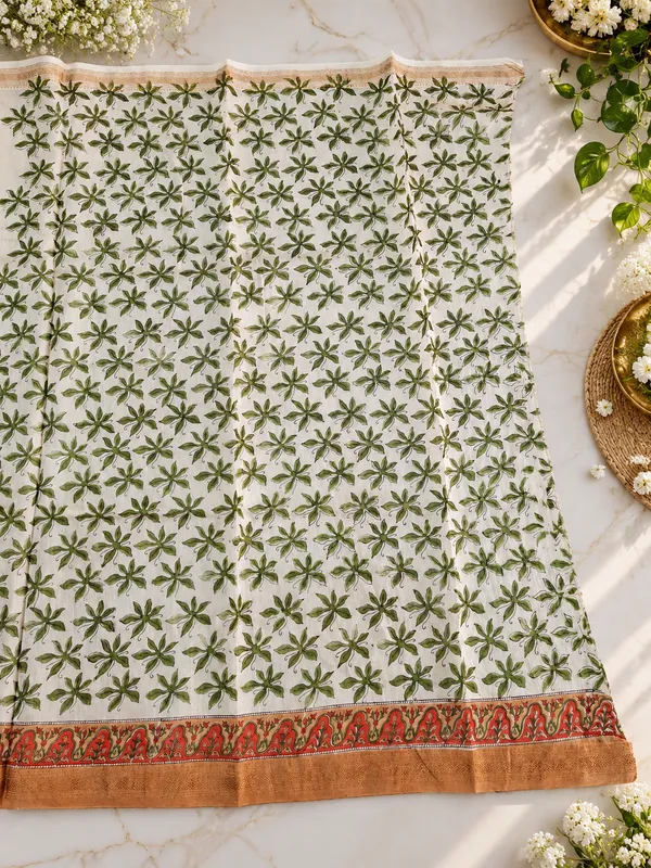 Beige_Floral_Printed_Saree_For_Women