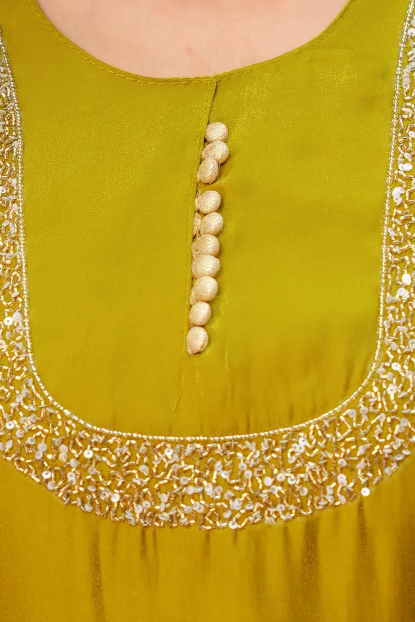 Mustard_Straight_Fit_Kurta_Set_For_Women