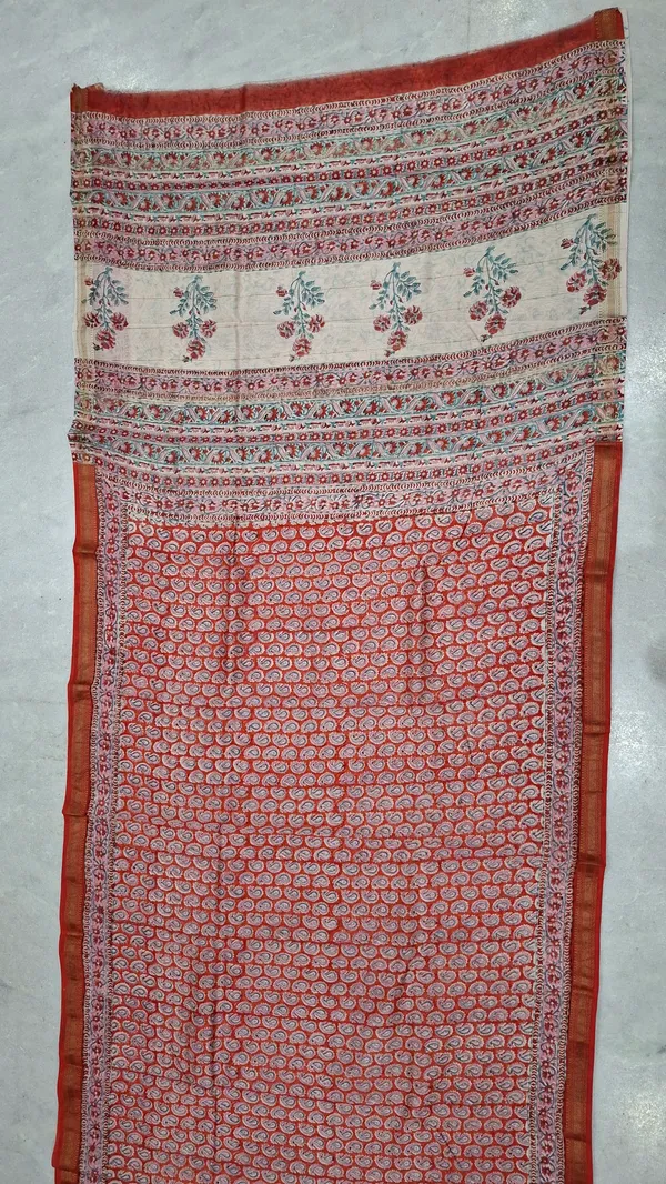 Red_Maheshwari_Silk_Geometric_Print_Saree_For_Women