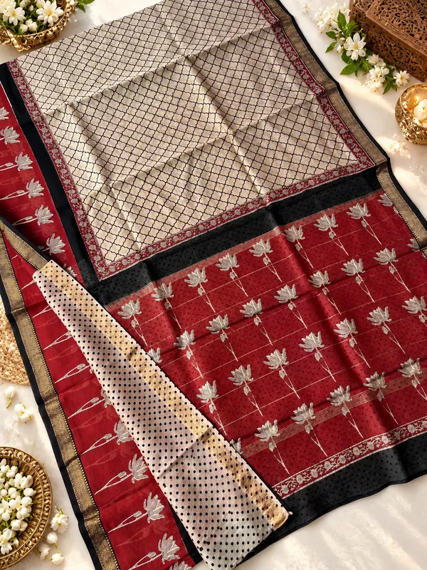 Cream_Printed_Traditional_Saree_For_Women