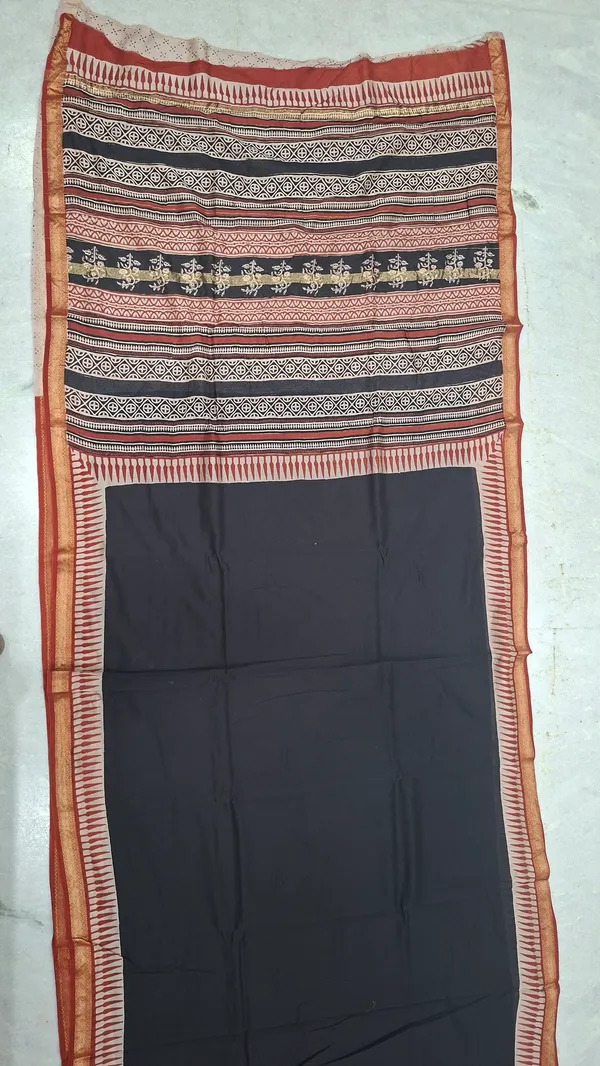 Black_Cotton_Printed_Saree_For_Women