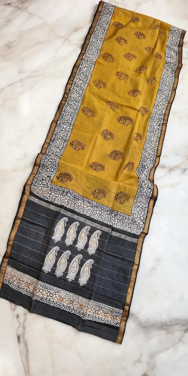 Mustard_Printed_Saree_For_Women