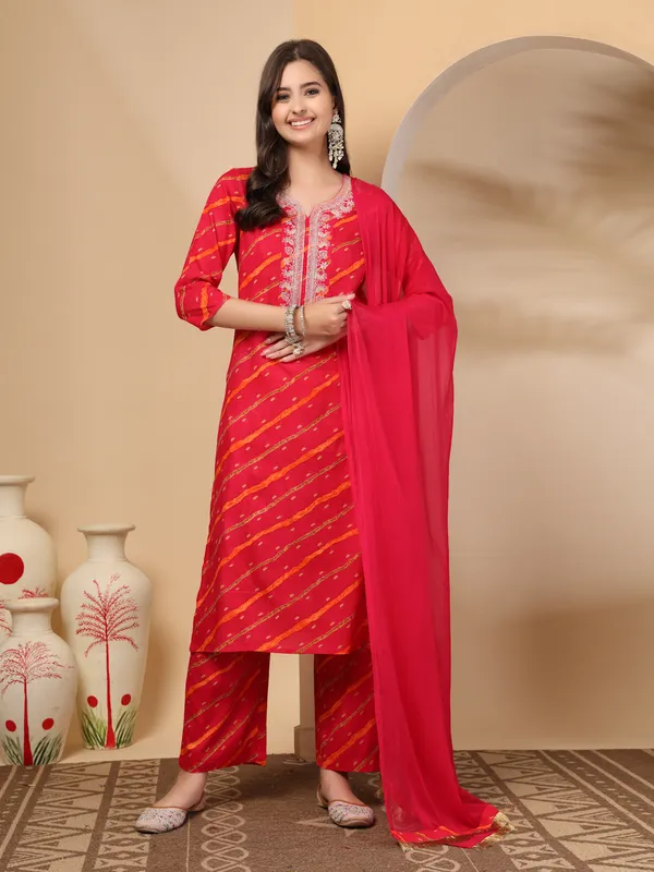 Pink_Viscose_Rayon_Regular_Leheriya_Printed_Thread_Work_Kurta_Set_For_Women